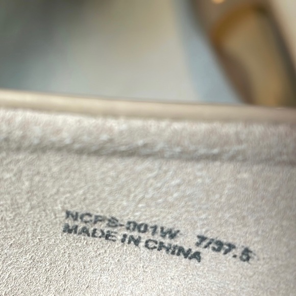 Nude Heels - Patent Leather Pump - CL by Chinese Laundry Size 7 - Picture 9 of 9